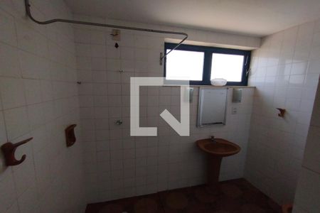Banheiro de apartamento para alugar com 1 quarto, 29m² em Centro, Ribeirão Preto