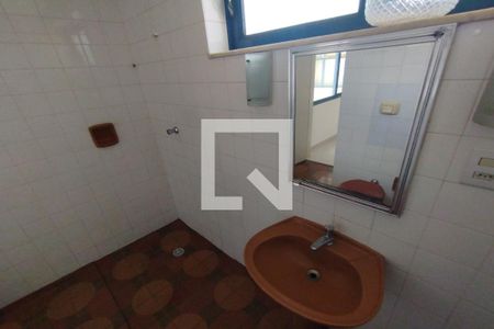 Banheiro de apartamento para alugar com 1 quarto, 29m² em Centro, Ribeirão Preto