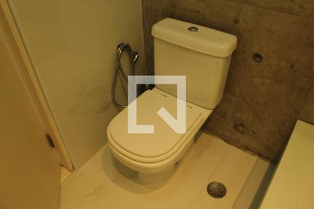 Banheiro de apartamento à venda com 2 quartos, 70m² em Usina Piratininga, São Paulo