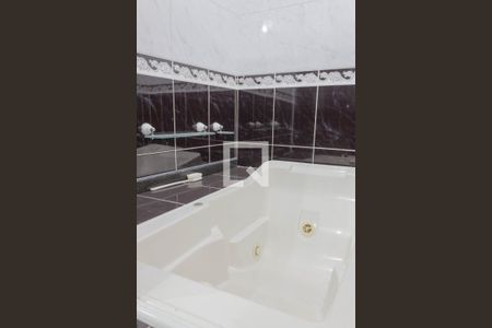 Casa à venda com 255m², 4 quartos e 3 vagasBanheiro da Suíte 1