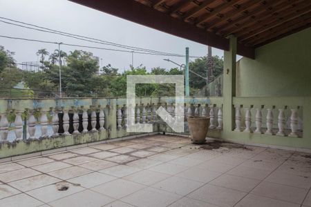 Casa à venda com 255m², 4 quartos e 3 vagasVaranda da Suíte 1