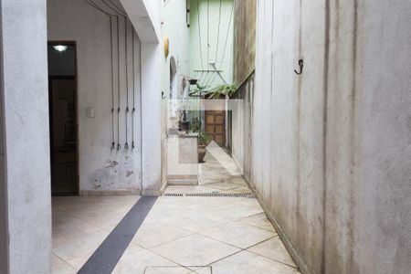 Casa à venda com 255m², 4 quartos e 3 vagasCorredor lateral