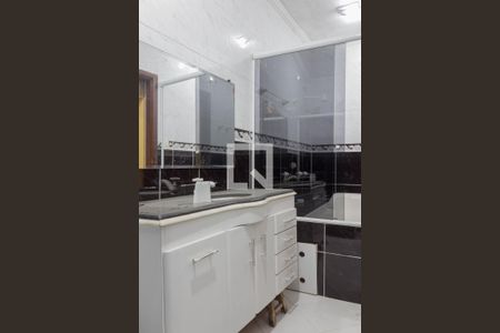 Casa à venda com 255m², 4 quartos e 3 vagasBanheiro da Suíte 1