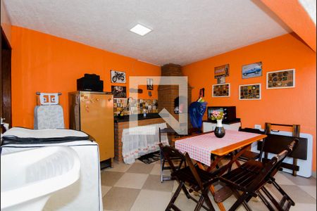 Casa à venda com 127m², 2 quartos e 2 vagas Casa à venda com 127m², 2 quartos e 2 vagasÁrea de Serviço