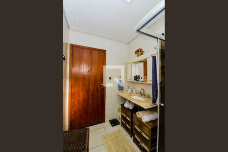 Casa à venda com 127m², 2 quartos e 2 vagas Casa à venda com 127m², 2 quartos e 2 vagasBanheiro Social