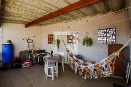 Casa à venda com 127m², 2 quartos e 2 vagas Casa à venda com 127m², 2 quartos e 2 vagasVaranda