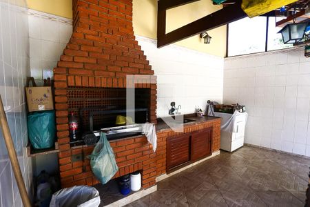 Casa à venda com 384m², 4 quartos e 3 vagas Casa à venda com 384m², 4 quartos e 3 vagasÁrea Externa