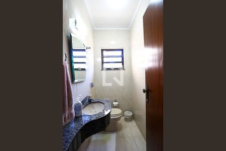 Casa à venda com 384m², 4 quartos e 3 vagas Casa à venda com 384m², 4 quartos e 3 vagasLavabo 1