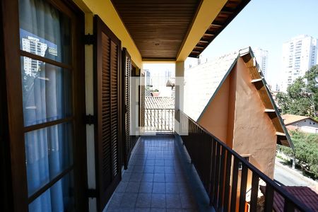 Casa à venda com 384m², 4 quartos e 3 vagas Casa à venda com 384m², 4 quartos e 3 vagasVaranda do Quarto 2