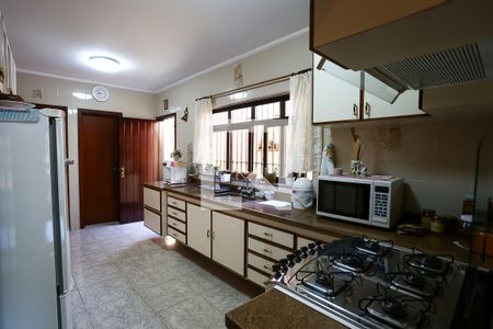 Casa à venda com 384m², 4 quartos e 3 vagas Casa à venda com 384m², 4 quartos e 3 vagasCozinha