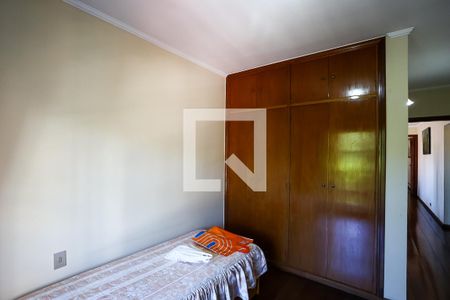 Casa à venda com 384m², 4 quartos e 3 vagas Casa à venda com 384m², 4 quartos e 3 vagasQuarto 3