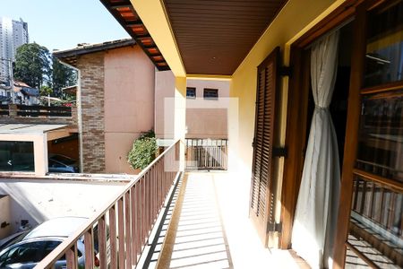 Casa à venda com 384m², 4 quartos e 3 vagas Casa à venda com 384m², 4 quartos e 3 vagasVaranda do Quarto 4