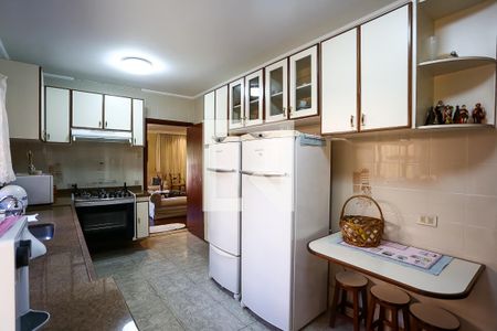 Casa à venda com 384m², 4 quartos e 3 vagas Casa à venda com 384m², 4 quartos e 3 vagasCozinha