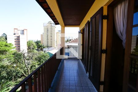Casa à venda com 384m², 4 quartos e 3 vagas Casa à venda com 384m², 4 quartos e 3 vagasVaranda do Quarto 2