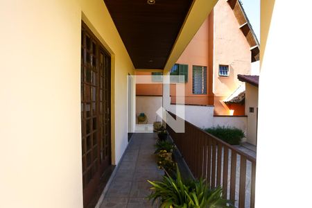 Casa à venda com 384m², 4 quartos e 3 vagas Casa à venda com 384m², 4 quartos e 3 vagasÁrea Externa