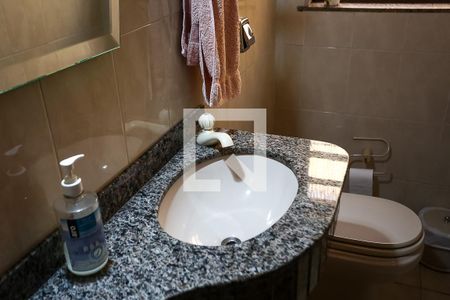 Casa à venda com 384m², 4 quartos e 3 vagas Casa à venda com 384m², 4 quartos e 3 vagasLavabo 2