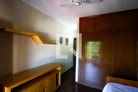 Casa à venda com 384m², 4 quartos e 3 vagas Casa à venda com 384m², 4 quartos e 3 vagasQuarto 2