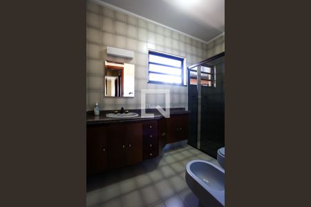 Casa à venda com 384m², 4 quartos e 3 vagas Casa à venda com 384m², 4 quartos e 3 vagasBanheiro Social