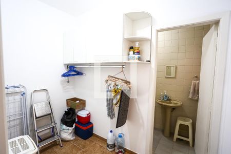 Casa à venda com 384m², 4 quartos e 3 vagas Casa à venda com 384m², 4 quartos e 3 vagasÁrea de Serviço