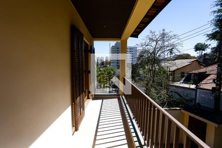 Casa à venda com 384m², 4 quartos e 3 vagas Casa à venda com 384m², 4 quartos e 3 vagasVaranda do Quarto 4