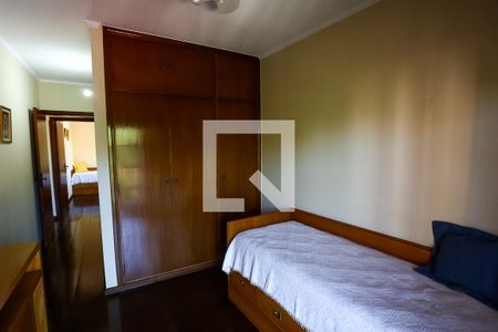 Casa à venda com 384m², 4 quartos e 3 vagas Casa à venda com 384m², 4 quartos e 3 vagasQuarto 2