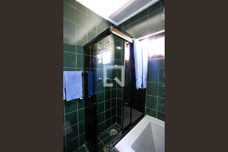 Casa à venda com 384m², 4 quartos e 3 vagas Casa à venda com 384m², 4 quartos e 3 vagasBanheiro do Quarto 4