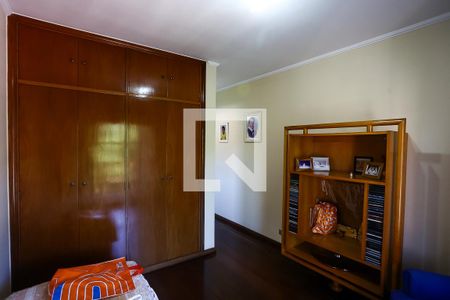 Casa à venda com 384m², 4 quartos e 3 vagas Casa à venda com 384m², 4 quartos e 3 vagasQuarto 3