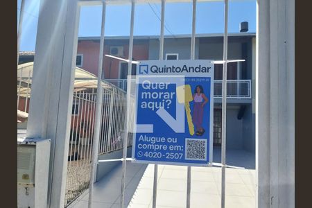 Casa à venda com 105m², 3 quartos e 3 vagas Casa à venda com 105m², 3 quartos e 3 vagasFachada