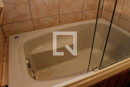 Casa à venda com 105m², 3 quartos e 3 vagas Casa à venda com 105m², 3 quartos e 3 vagasBanheiro Social