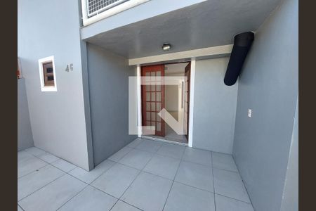 Casa à venda com 105m², 3 quartos e 3 vagas Casa à venda com 105m², 3 quartos e 3 vagasFachada