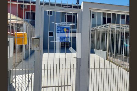 Casa à venda com 105m², 3 quartos e 3 vagas Casa à venda com 105m², 3 quartos e 3 vagasFachada