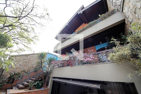 Casa à venda com 390m², 4 quartos e 5 vagasFachada