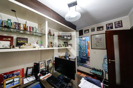 Casa à venda com 390m², 4 quartos e 5 vagasEscritório