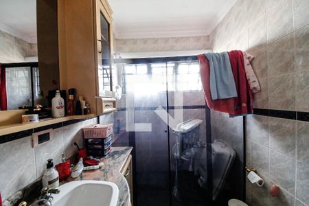 Casa à venda com 390m², 4 quartos e 5 vagasBanheiro  Suite 2