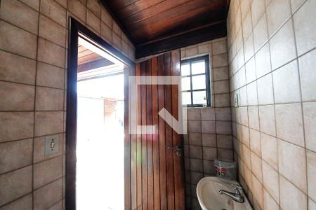 Casa à venda com 390m², 4 quartos e 5 vagasBanheiro 2