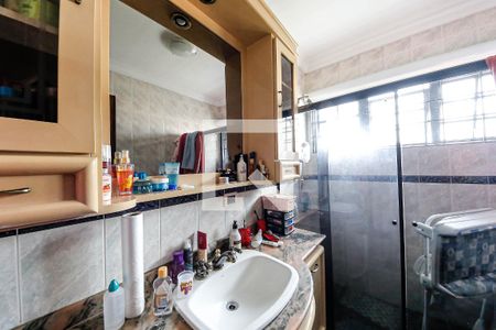 Casa à venda com 390m², 4 quartos e 5 vagasBanheiro  Suite 2