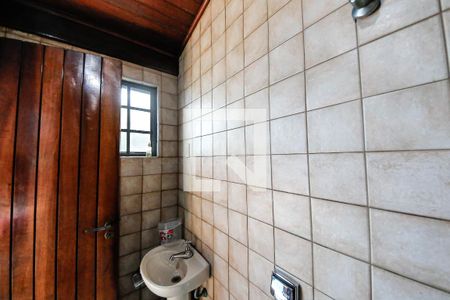 Casa à venda com 390m², 4 quartos e 5 vagasBanheiro 2