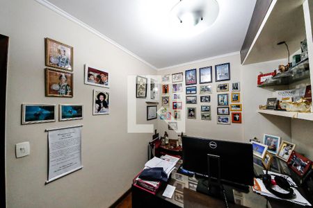 Casa à venda com 390m², 4 quartos e 5 vagasEscritório