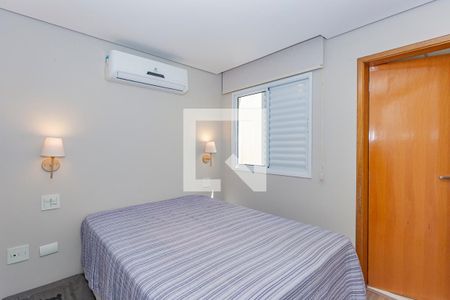 Suíte 1 de casa à venda com 2 quartos, 60m² em Vila Brasilio Machado, São Paulo