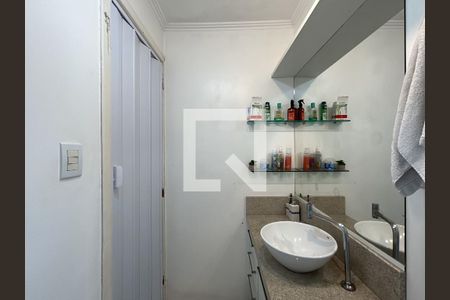 Banheiro de apartamento à venda com 1 quarto, 52m² em Marechal Rondon, Canoas