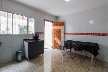 Casa para alugar com 120m², 3 quartos e 2 vagasCozinha