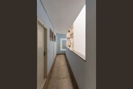Corredor Externo de apartamento à venda com 1 quarto, 46m² em Centro, Campinas