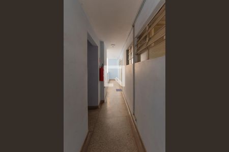Corredor Externo de apartamento à venda com 1 quarto, 46m² em Centro, Campinas