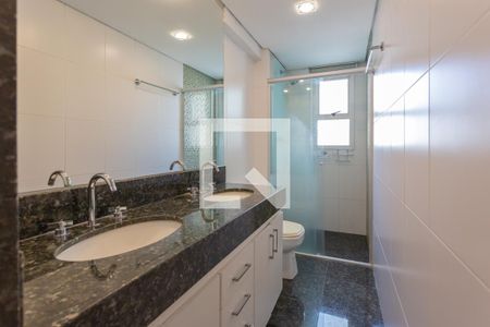 Apartamento à venda com 131m², 4 quartos e 3 vagas Apartamento à venda com 131m², 4 quartos e 3 vagasBanheiro da Suíte