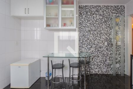 Apartamento à venda com 131m², 4 quartos e 3 vagas Apartamento à venda com 131m², 4 quartos e 3 vagasCozinha