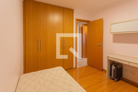 Apartamento à venda com 131m², 4 quartos e 3 vagas Apartamento à venda com 131m², 4 quartos e 3 vagasQuarto 2