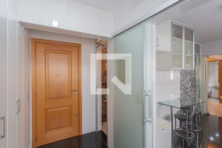 Apartamento à venda com 131m², 4 quartos e 3 vagas Apartamento à venda com 131m², 4 quartos e 3 vagasÁrea de Serviço