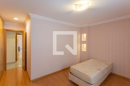 Apartamento à venda com 131m², 4 quartos e 3 vagas Apartamento à venda com 131m², 4 quartos e 3 vagasQuarto 3 - Suíte