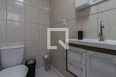 Banheiro de apartamento para alugar com 1 quarto, 42m² em Vila Ipiranga, Porto Alegre