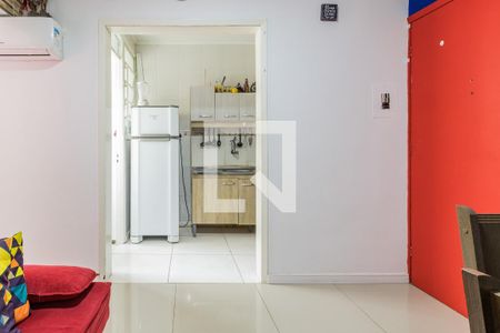 Sala de apartamento para alugar com 1 quarto, 42m² em Vila Ipiranga, Porto Alegre